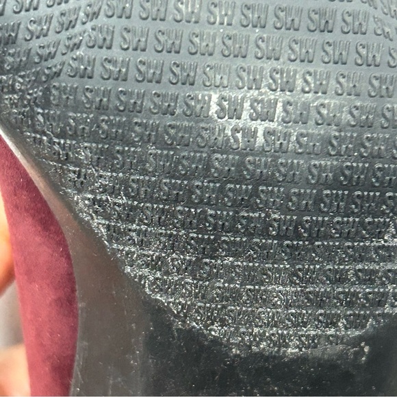 Stuart Weitzman Women’s Suede Kitten Heel Pump Size 9 - Picture 9 of 10